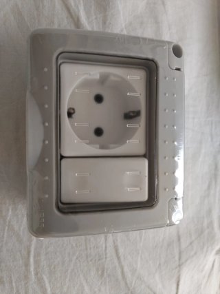 Base de enchufe Schuko estanca con interruptor