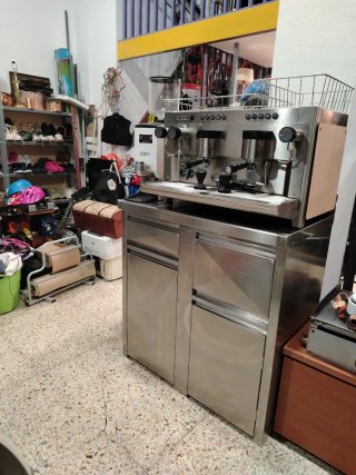 Máquina de Café Profesional con Mueble