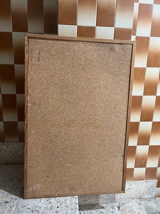 Tablón de anuncios de corcho con marco