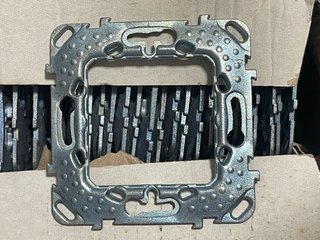 Bastidor para mecanismo eléctrico
