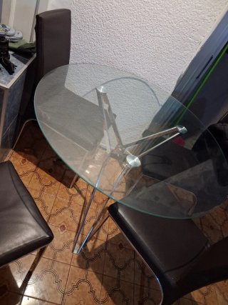 Mesa Redonda de Cristal y Metal