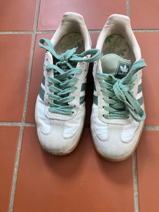 Zapatillas Adidas Blancas y Verdes