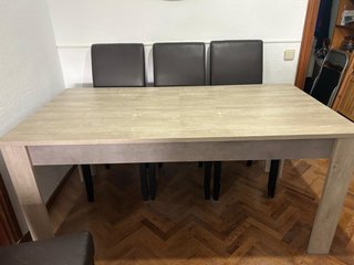 Conjunto Comedor: Mesa Extensible y 4 Sillas