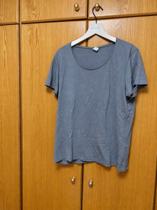 Camiseta Gris Básica