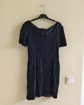 Vestido negro de encaje
