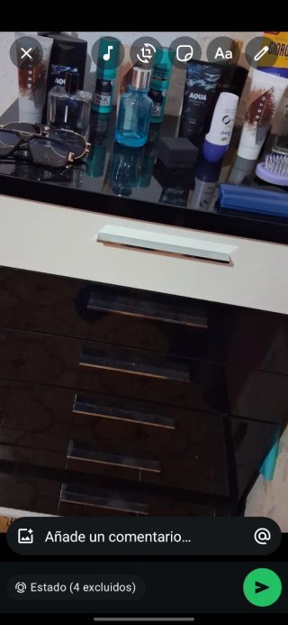 Cómoda y mesitas de noche