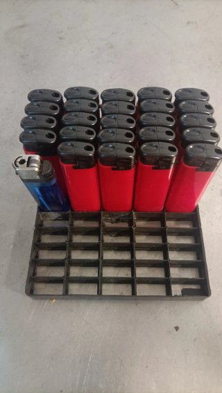 Set di 25 accendini