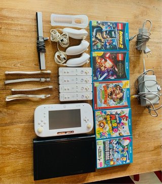 Consola Nintendo Wii U con Juegos y Accesorios