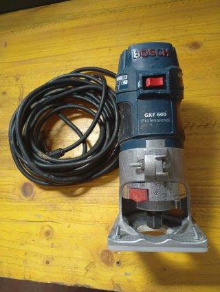 Fresadora Bosch GKF 600 Professional