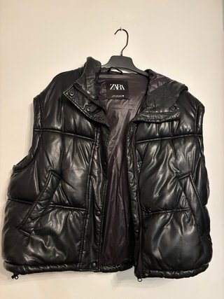 Chaleco Polipiel Negro Zara