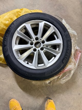 Llanta BMW con neumático Michelin 225/55 R17