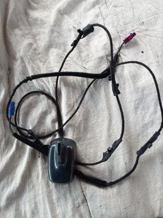 Antena GPS  tiburon completa Audi 8T0 035 503 H