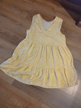 Vestido corto amarillo estampado