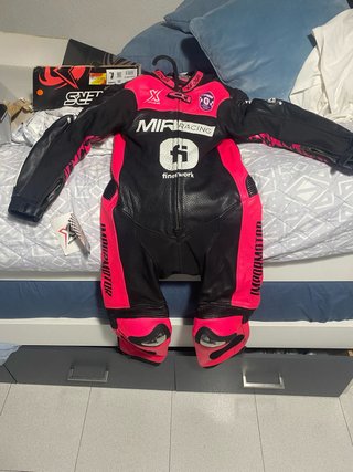 Traje de Moto MIR Racing Negro y Rosa