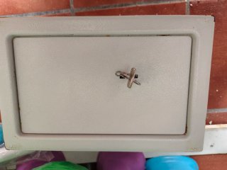 Caja Fuerte de Metal