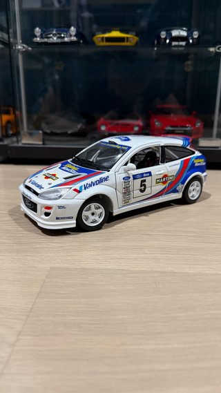 Coche a escala Ford Focus Rally Burago 1/18