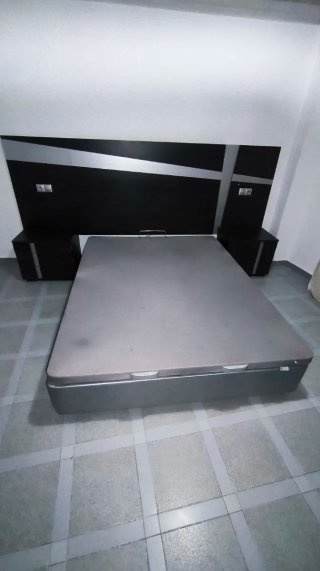 Cama de Matrimonio con Cabecero y Mesitas
