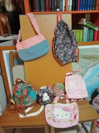 Lote de 6 mochilas y bolsos para niña