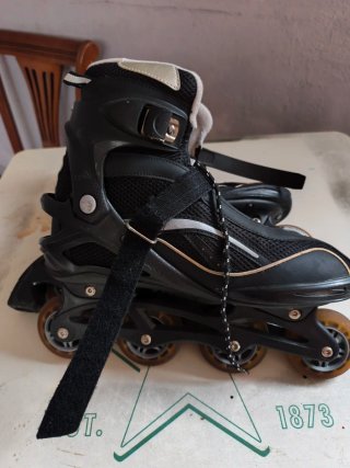 Patines en línea negros