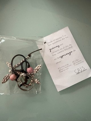 Pulsera solidaria CRIS contra el cáncer