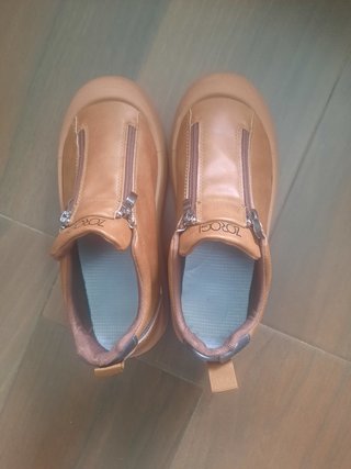 Zapatos Zorogi Marrones y naranjas
