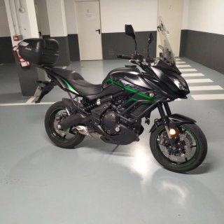 Kawasaki Versys 650 Negra