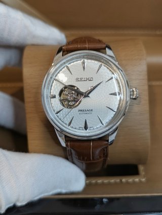 Reloj Seiko Mod Presage Open Heart Blanco Marrón