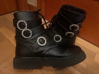 Botines Negros con Hebillas de Brillo