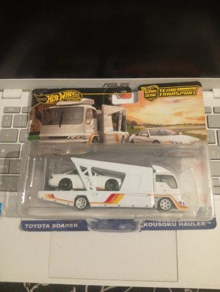 Hot Wheels Premium Team Transport Toyota Soarer