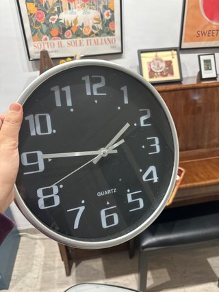 Reloj de Pared Negro y Plateado