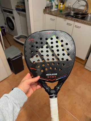 Pala de pádel Adidas Metalbone 2026