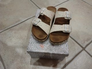 Sandalias de niña de El Corte Inglés Kids talla 35