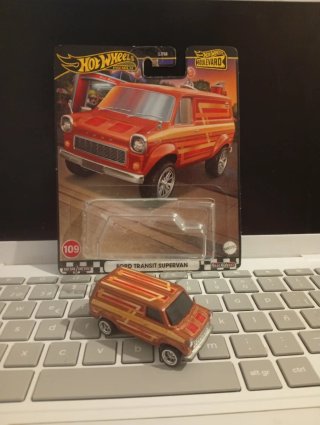 Hot Wheels Premium Ford Transit Supervan