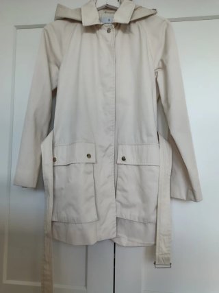 Chubasquero Stradivarius Beige