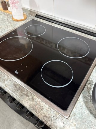 Vitrocerámica y Horno Teka