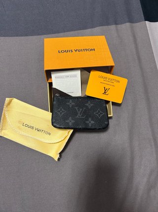 Monedero LV con cadena