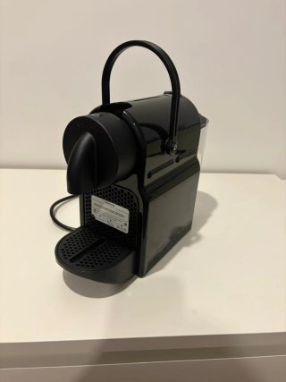 Cafetera Nespresso De'Longhi