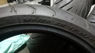 Neumático Pirelli 120/70 ZR 17