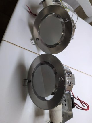 2 Focos Empotrables Plateados