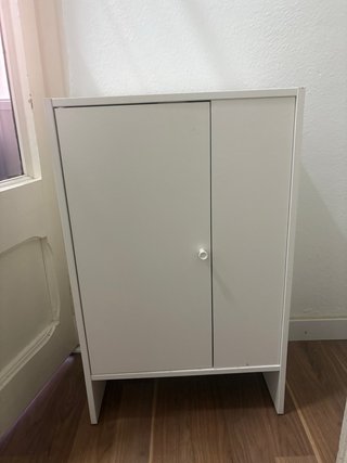 Mesita auxiliar IKEA blanca
