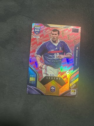 Carta Panini FIFA 365 Zinedine Zidane