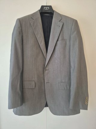 Americana de hombre gris