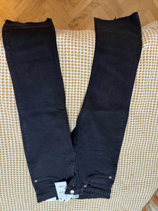 Pantalón vaquero negro Zara