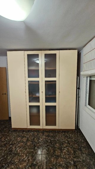 Urge vender .Armario de Habitación con Puertas de