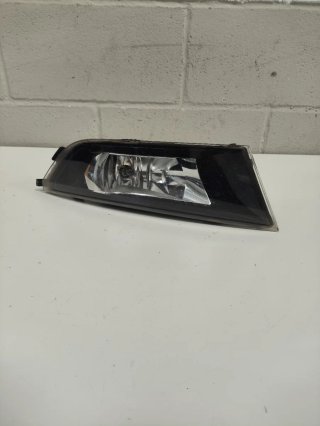 Faro antiniebla delantero derecho Skoda Fabia 3.