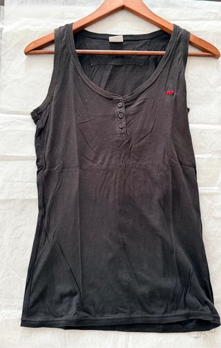 Camiseta de tirantes Levi's negra talla S