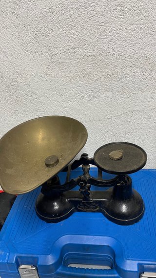 Balanza Antigua de Hierro y Latón