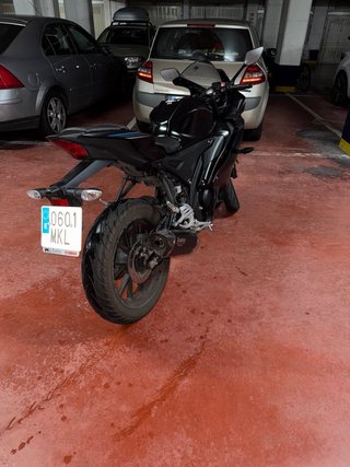Yamaha YZF R125 Negra
