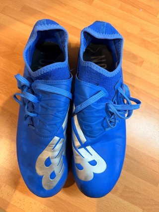 Botas de fútbol New Balance azules