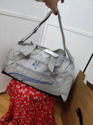 Bolsa de deporte Puma nueva 50x27x27